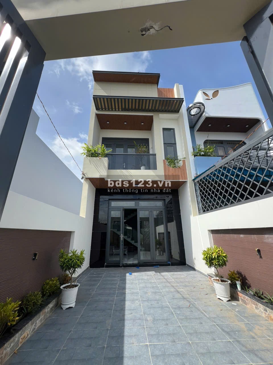  Bán nhà phố 110m², SHR, trung tâm Huyện Cần Đước (gần KCN…