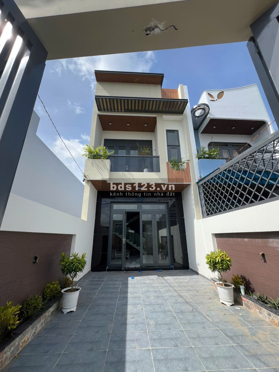  Bán nhà phố 110m², SHR, trung tâm Huyện Cần Đước (gần KCN…