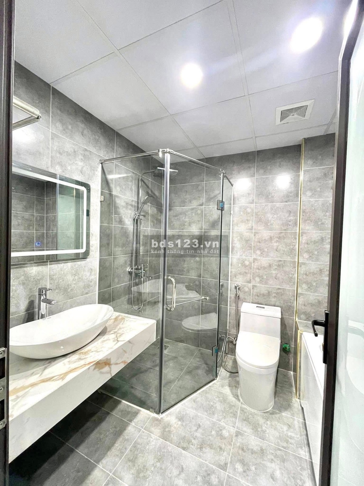 Bán nhà đẹp Hồng Mai, DT 33,3m2 xây 6tầng 1tum, có thang máy,…