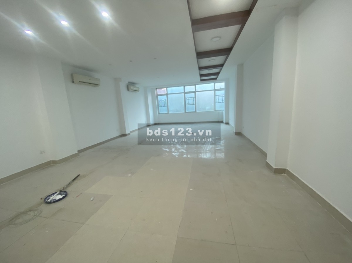 Chính chủ cho thuê văn phòng 150m2 phố Nguyễn Thị Định