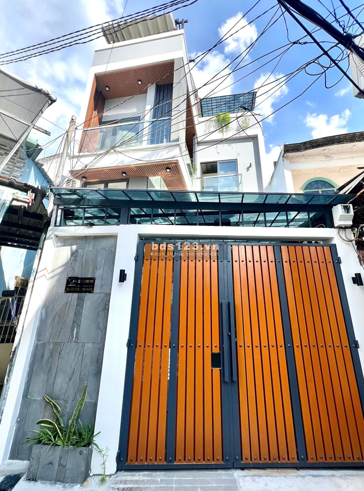 Bán toà nhà CHDV cao cấp - Âu Cơ, Tân Bình - Kế bên ĐH Văn Hiến
