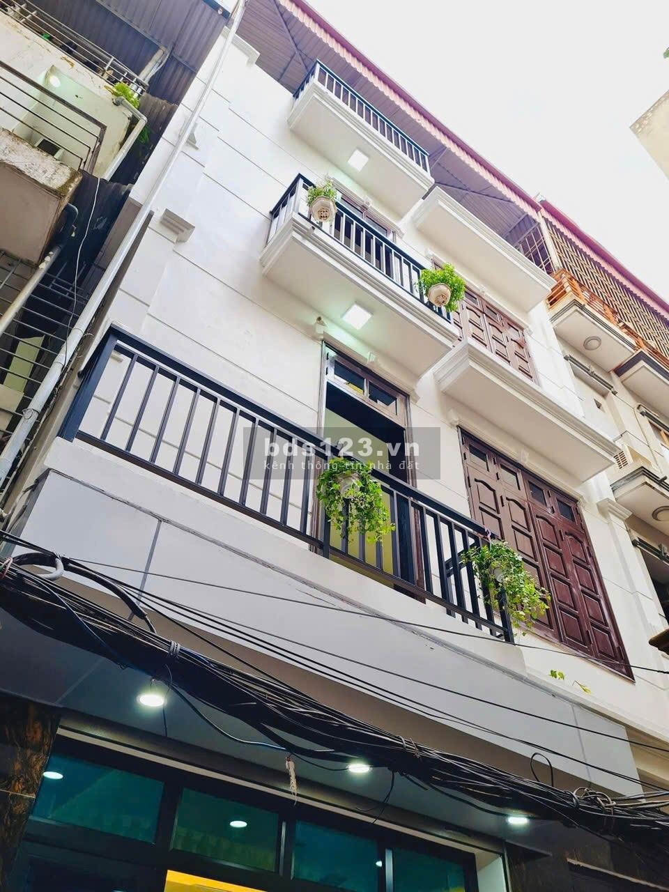 Bán nhà Nguyễn Hoàng, 38/42m, 4T, MT5m - 9,5 TỶ