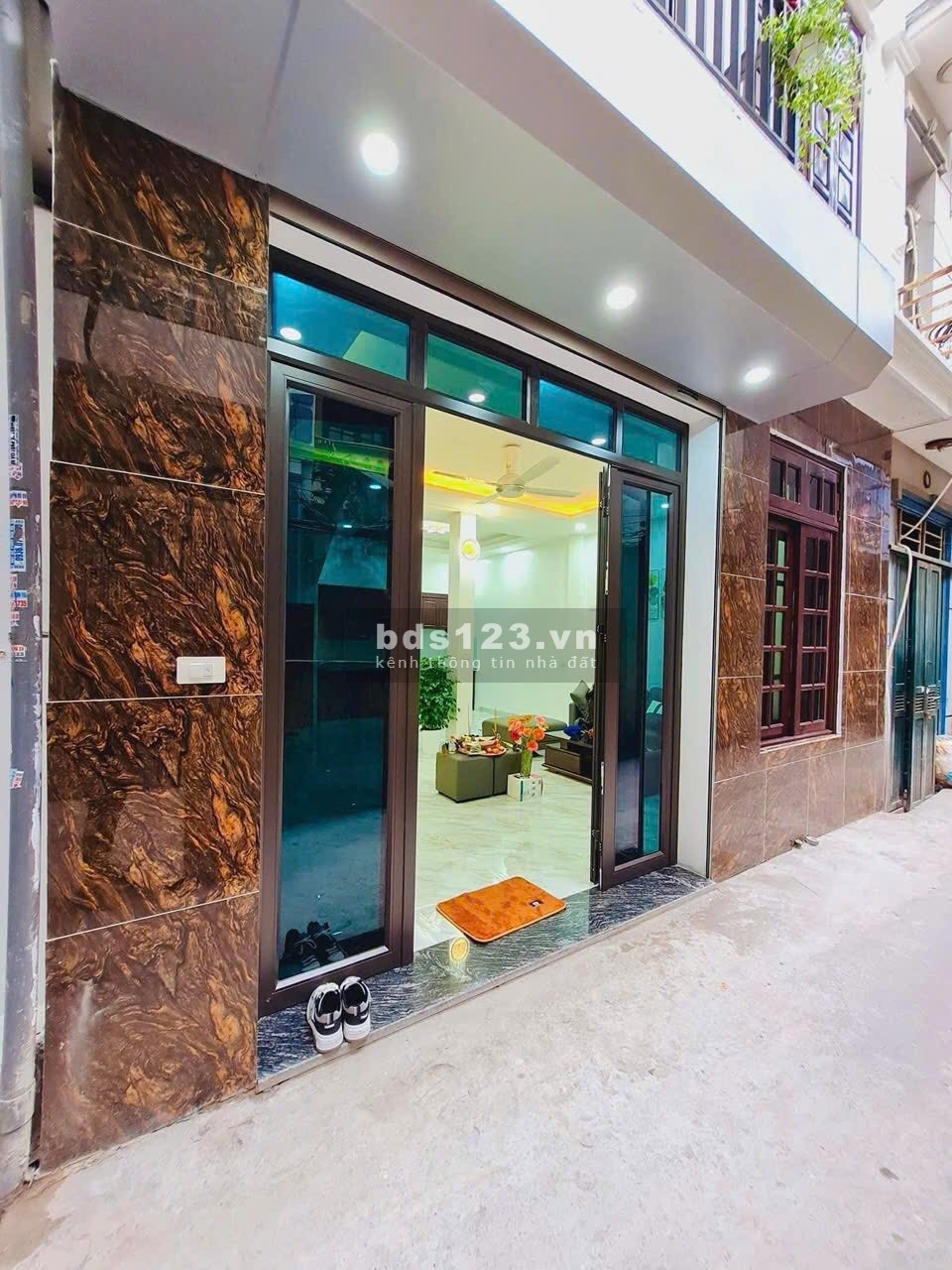 Bán nhà Nguyễn Hoàng, 38/42m, 4T, MT5m - 9,5 TỶ