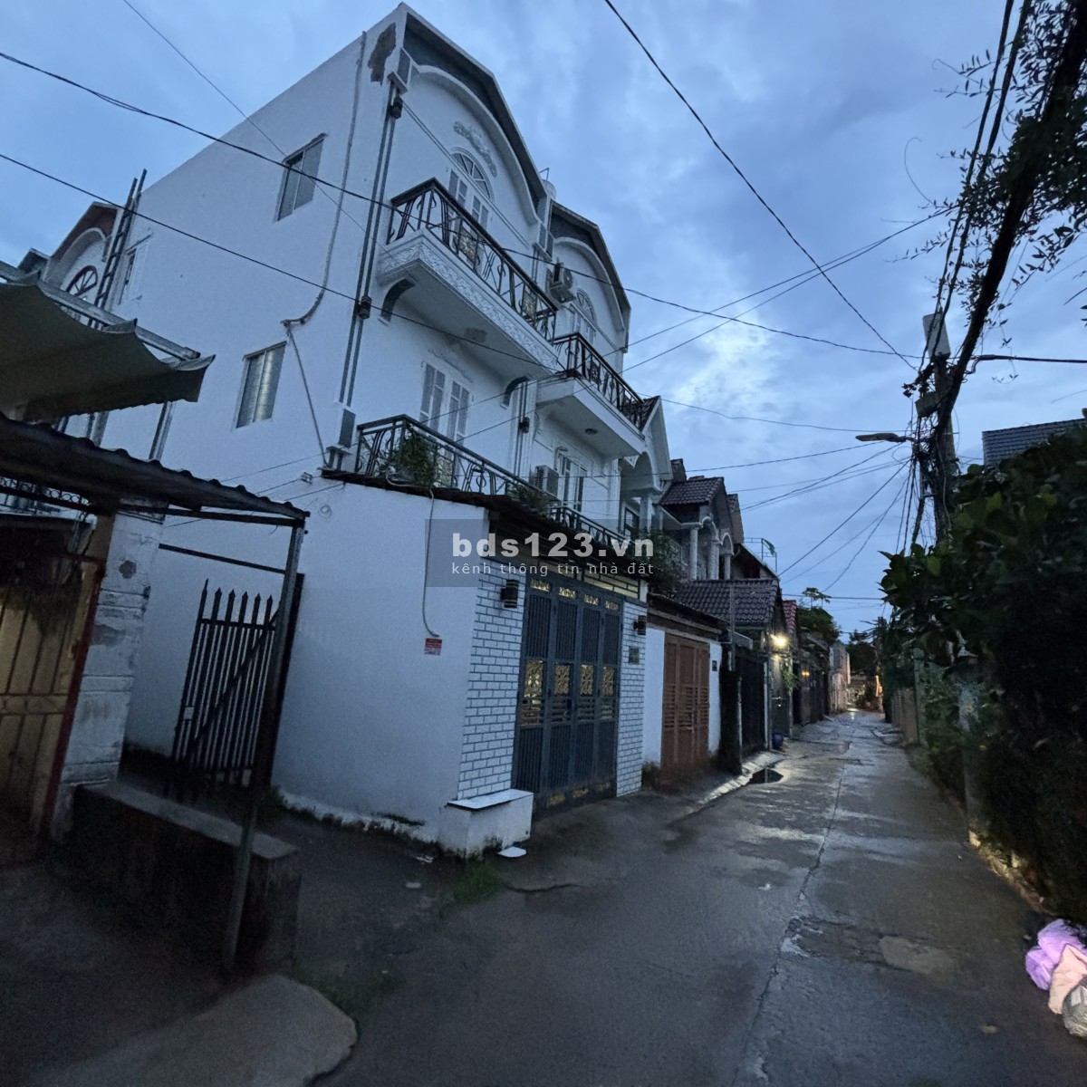 Nhà Hẻm Xe Hơi Nguyễn Bình – 96m² – Sổ Hoàn Công – Giá…