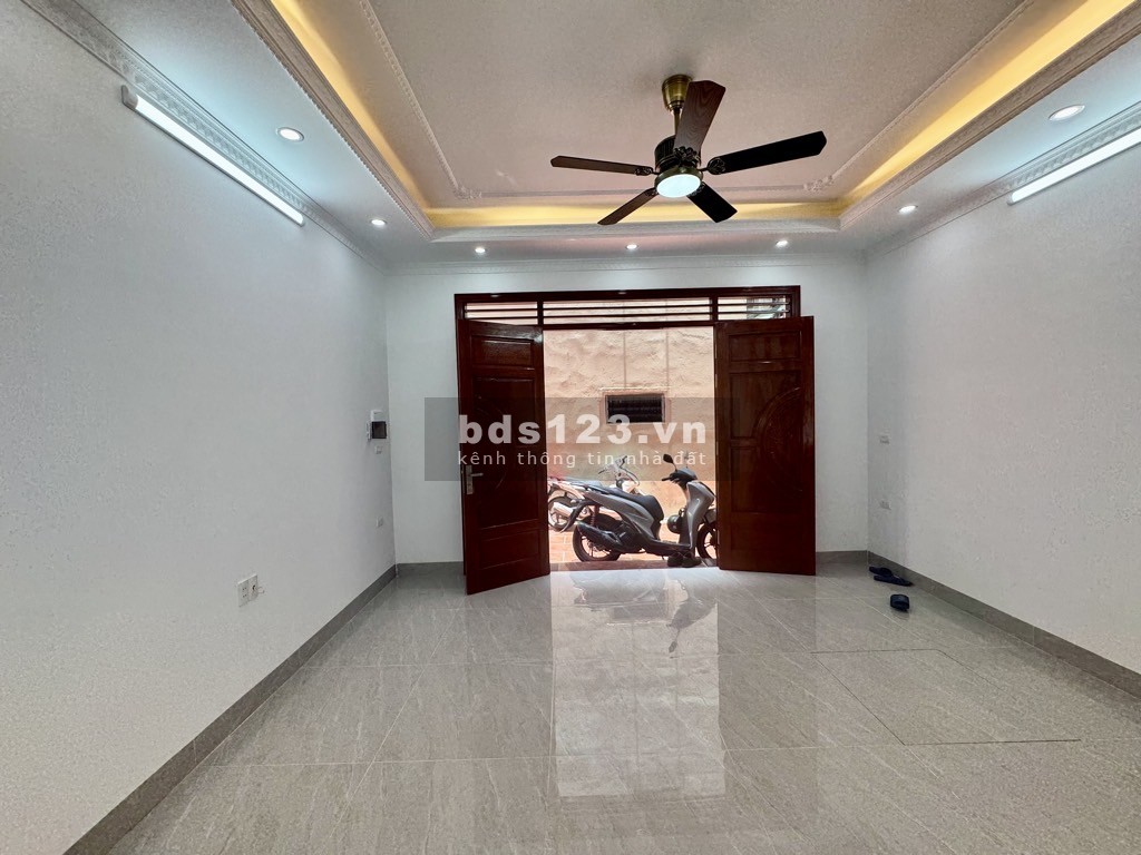 ️Nhà mới Hoa Lâm, Lệ Mật, trung tâm Việt Hưng, nội thất…