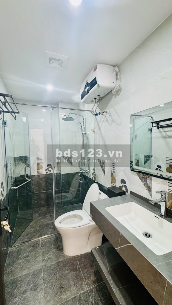 ️Nhà mới Hoa Lâm, Lệ Mật, trung tâm Việt Hưng, nội thất…