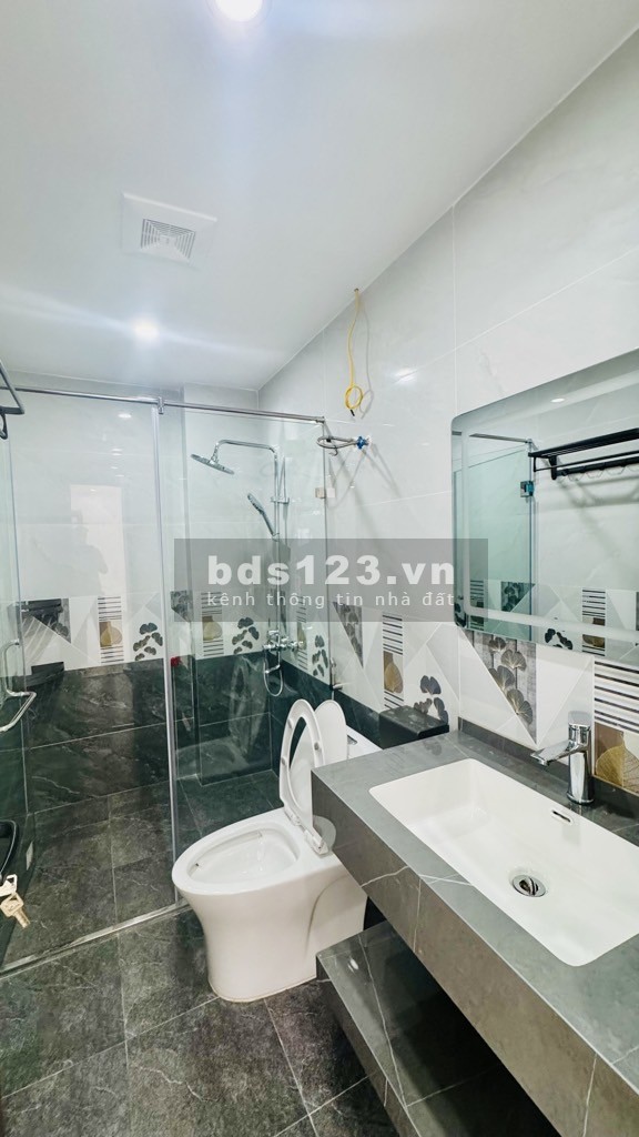 ️Nhà mới Hoa Lâm, Lệ Mật, trung tâm Việt Hưng, nội thất…