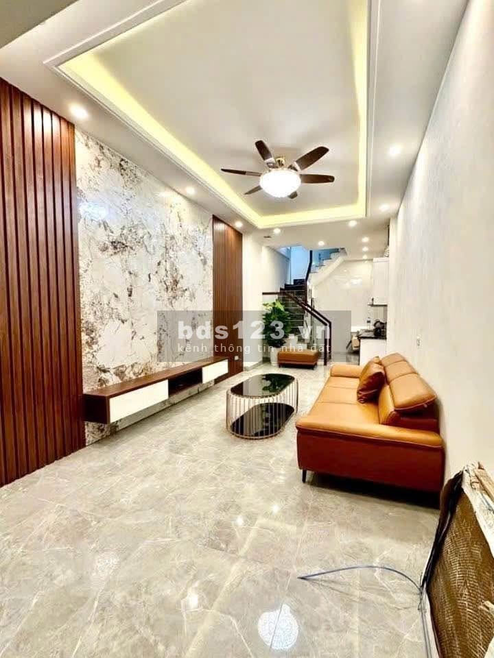  Siêu phẩm nhà 5 tầng Mễ Trì Hạ – Full nội thất, ở ngay…