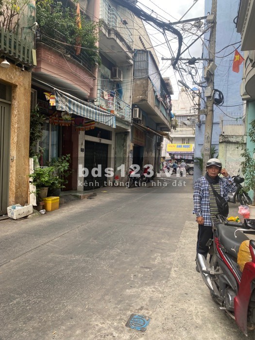 Bán nhà sát mặt tiền Lạc Long Quân - Khu KD chợ Tân Bình - Xe…