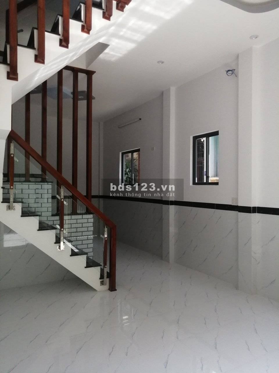 Bán nhà 2 tầng hẻm rộng xe ôtô chạy tới nhà, khu Ghềnh…