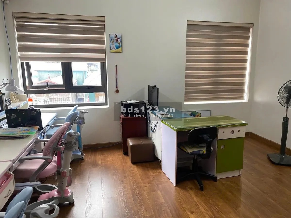 Bán gấp siêu phẩm Cầu Giấy, ô tô đỗ cửa, MT 5m, giá…