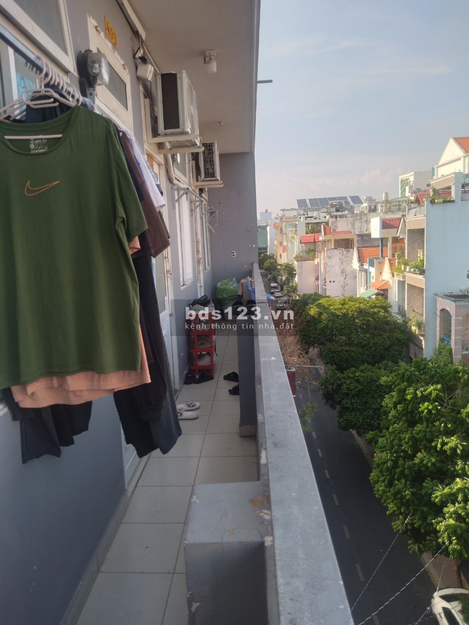Phòng trọ có ban công, gác, bếp, tủ lạnh, tủ đồ, cộng…