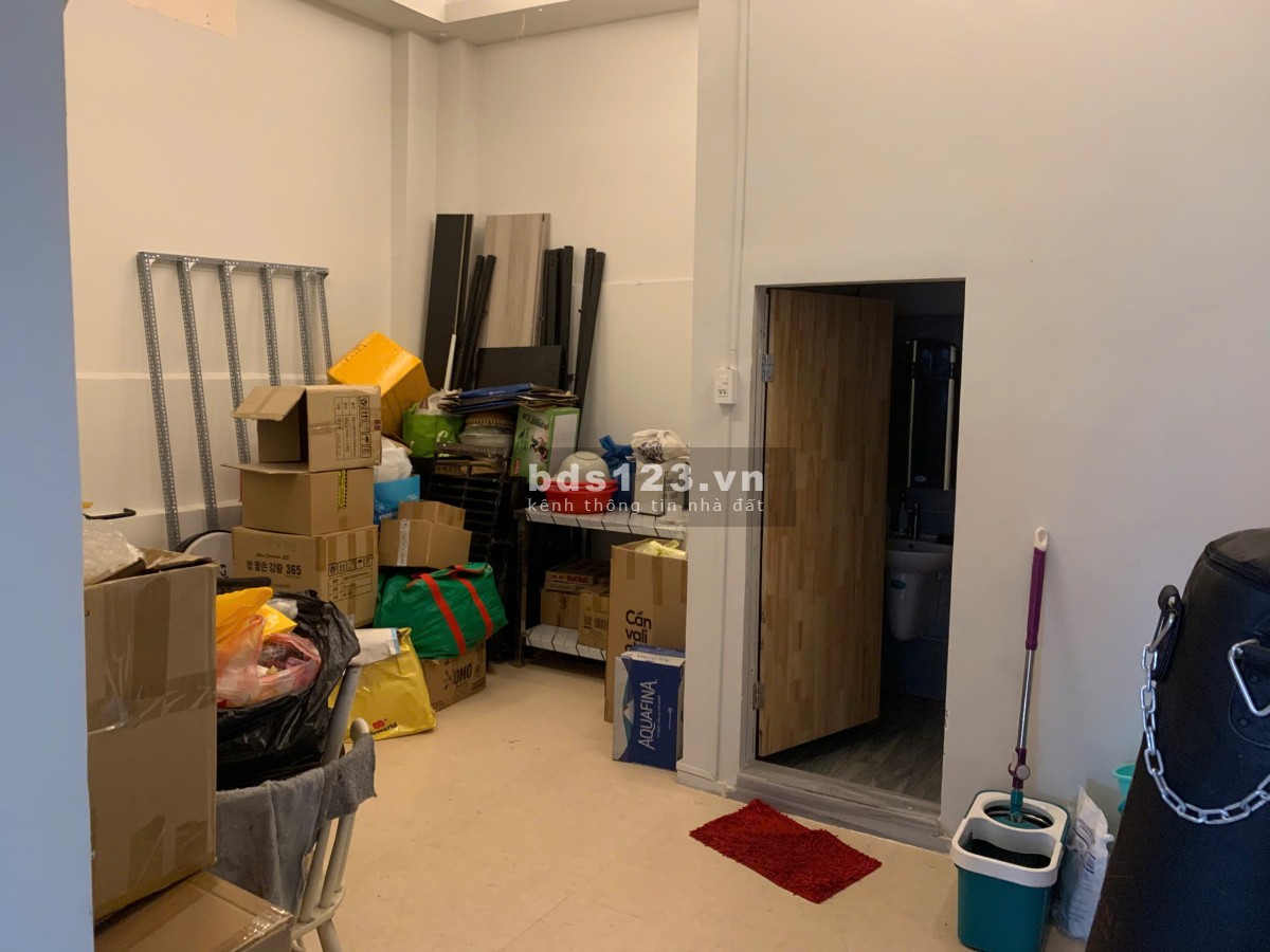 Gấp! Cho thuê tầng trệt, mặt bằng Cao Thắng (có nội thất) - Q3. Diện tích 75m2, hẻm xe hơi