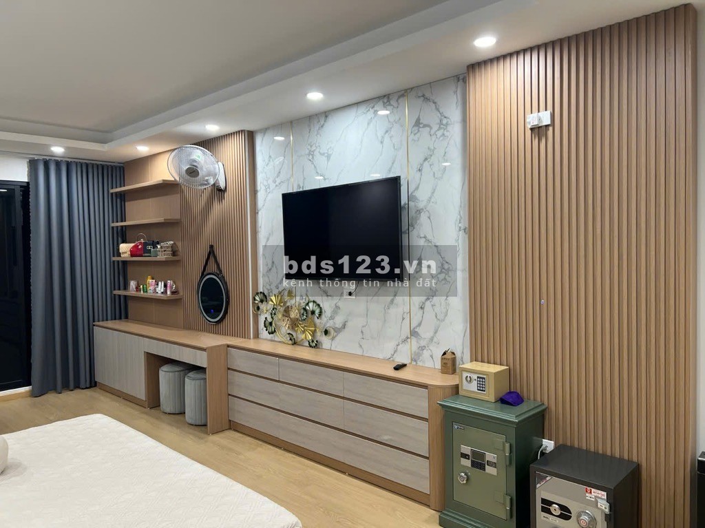 Bán nhà 7 tầng thang máy tại Cổ Linh, gần chợ - Nơi bắt…