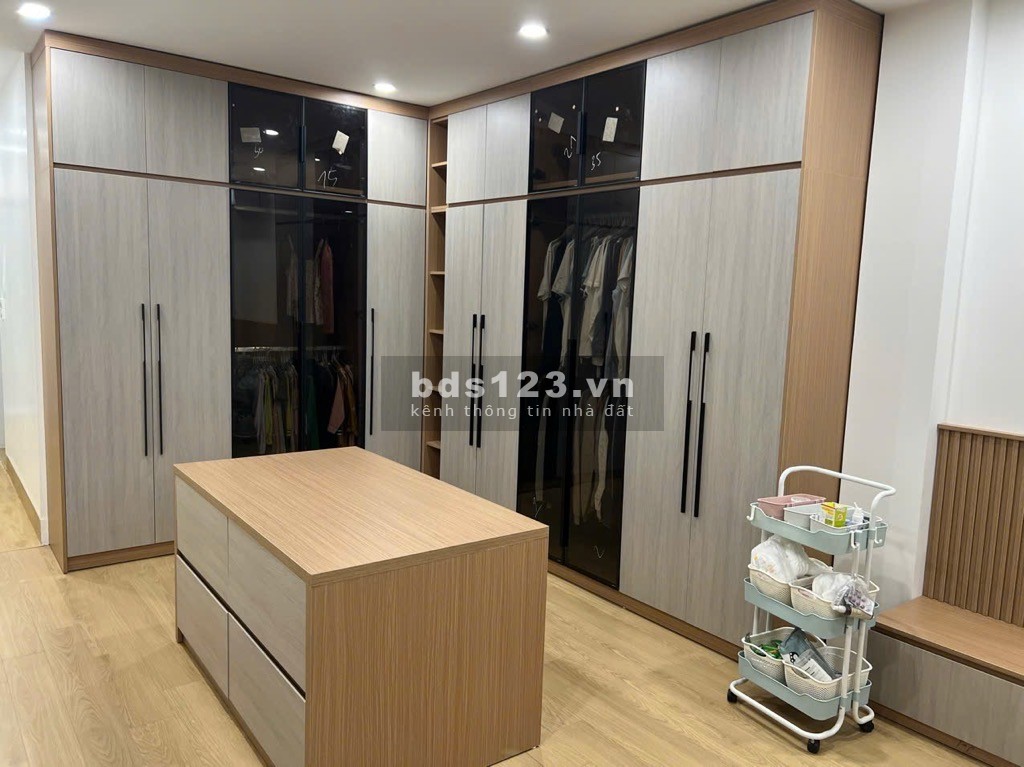 Bán nhà 7 tầng thang máy tại Cổ Linh, gần chợ - Nơi bắt…