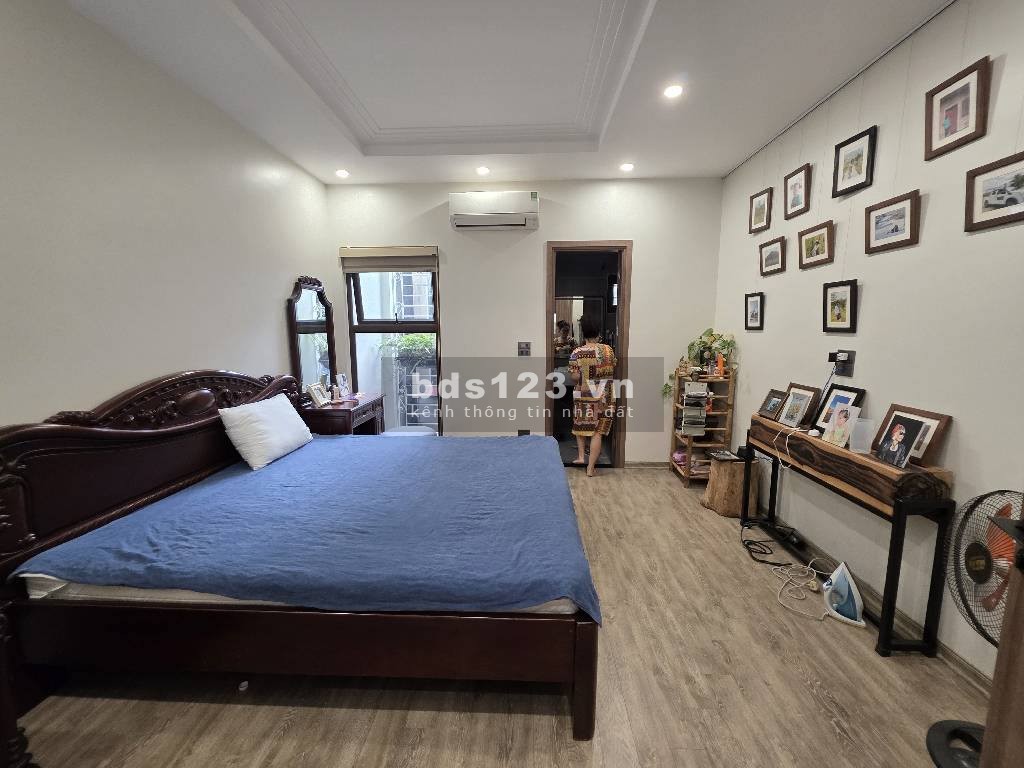 Bán nhà mới Nguyễn Văn Cừ, thang máy, cho thuê văn phòng, 23…