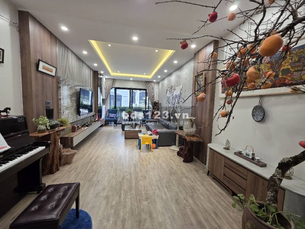 Bán nhà mới Nguyễn Văn Cừ, thang máy, cho thuê văn phòng, 23…