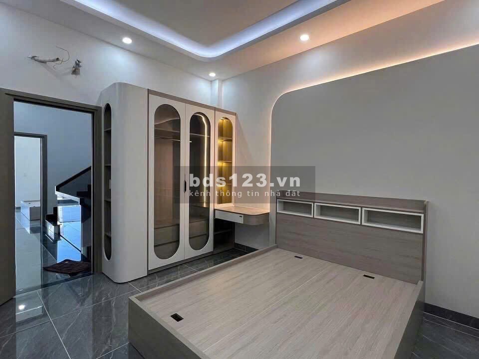 Nhà 1 trệt 1 lầu mới xây – SHR – Gần chợ Bình Chánh –…