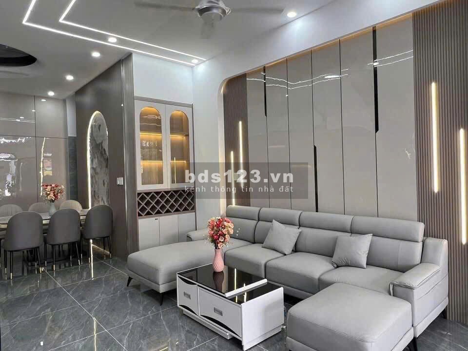 Nhà 1 trệt 1 lầu mới xây – SHR – Gần chợ Bình Chánh –…