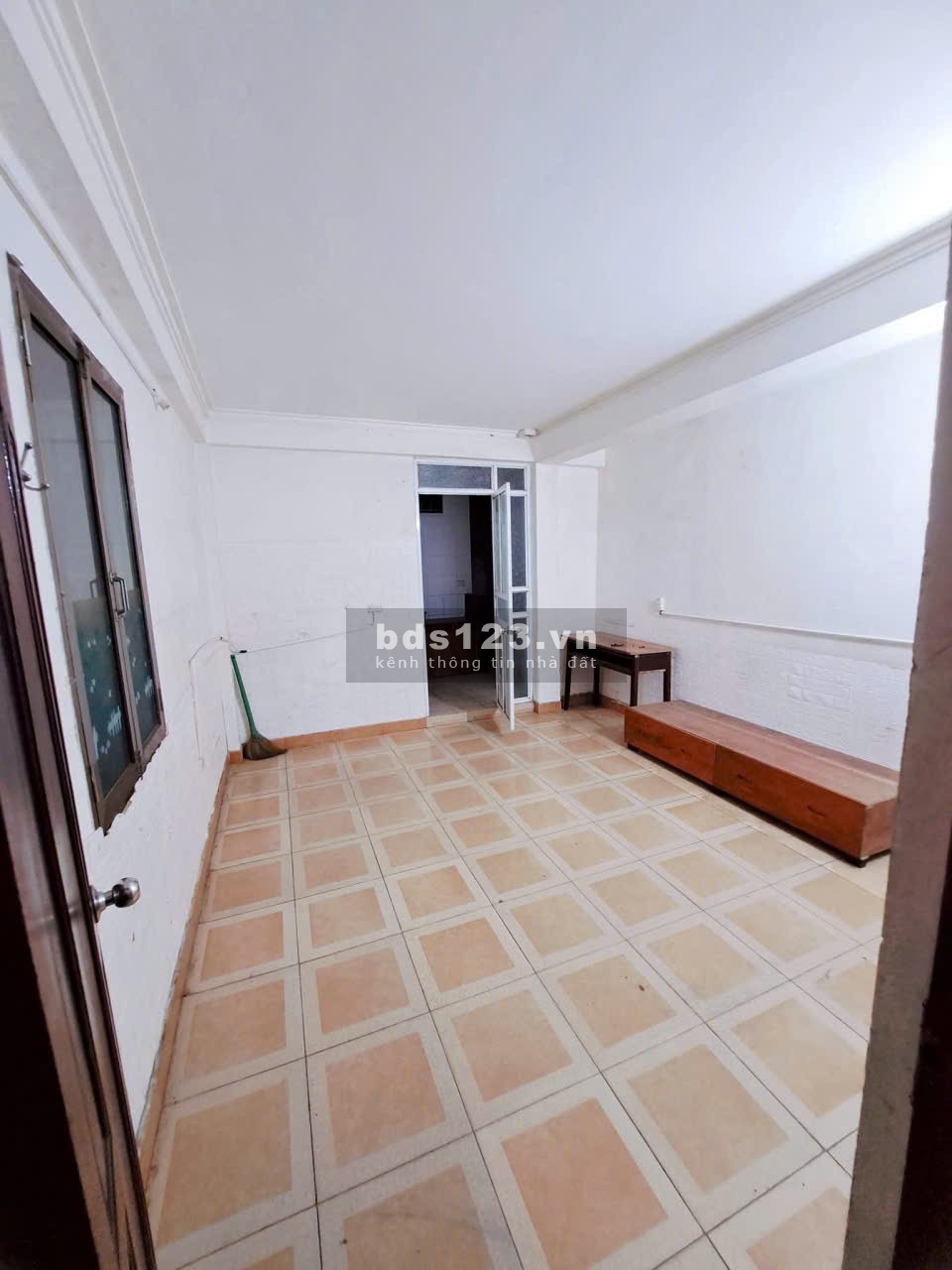 Cho thuê MB chính chủ đường Ngọc Hồi, Hoàng Mai, HN 75m2