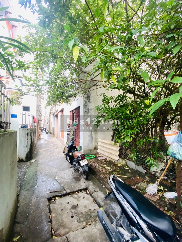 Bán nhà Hoa Lâm, Lệ Mật, TT Việt Hưng. Đang mở đường,…