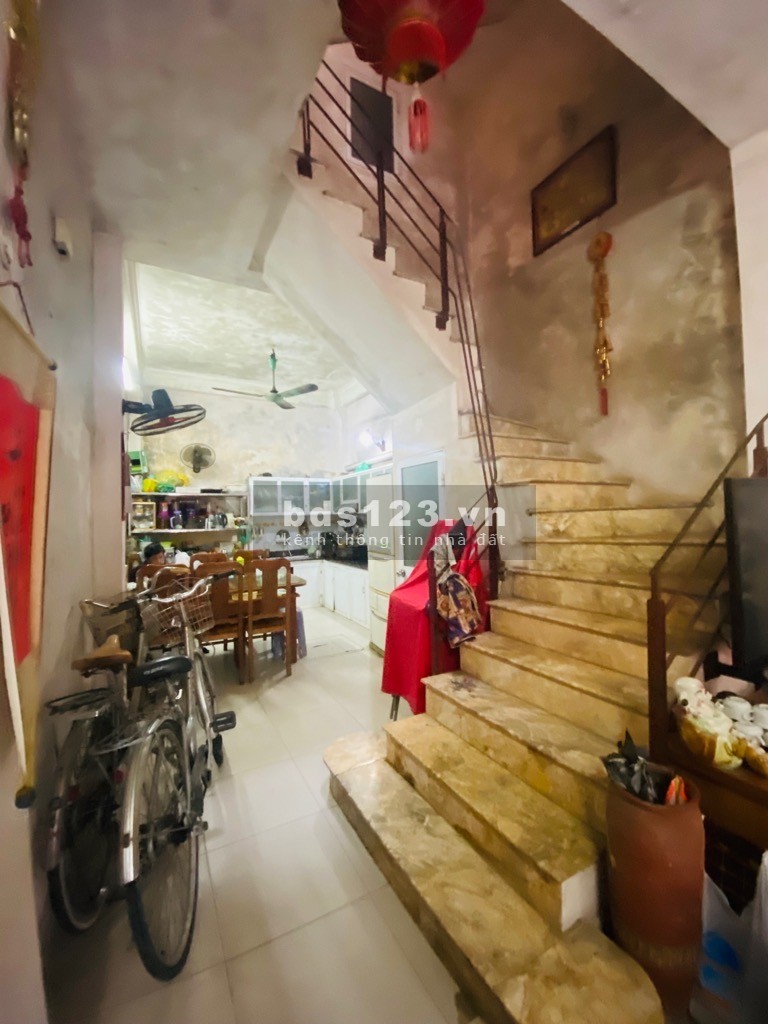 Bán nhà Hoa Lâm, Lệ Mật, TT Việt Hưng. Đang mở đường,…