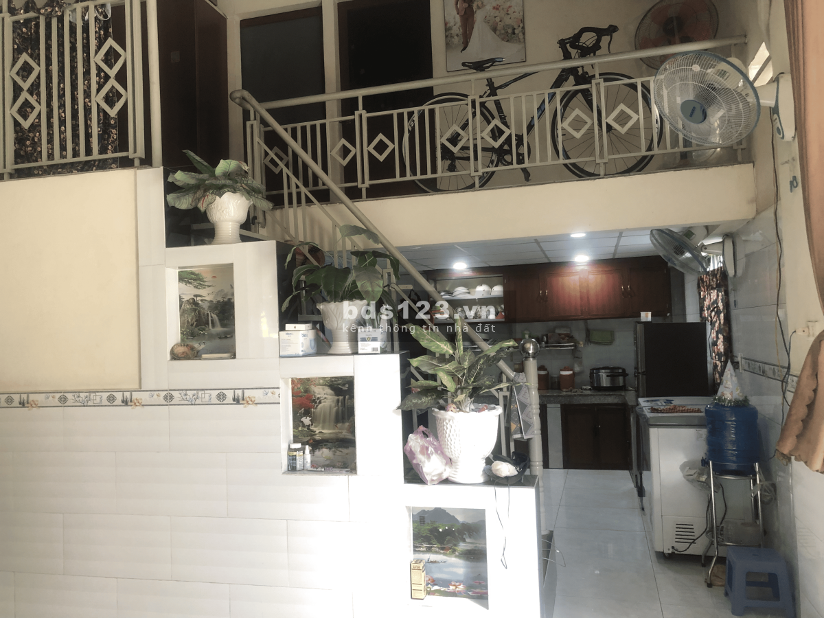 Bán nhà ~60m² có gác, 3PN, gần chợ–trường–UBND Xuân Thới…