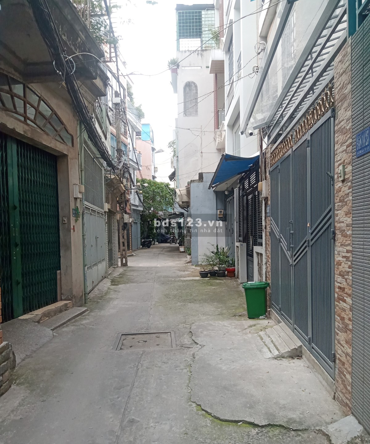 Cần bán gấp nhà lạc Long Quân Tân Bình, gần cvvh đầm…