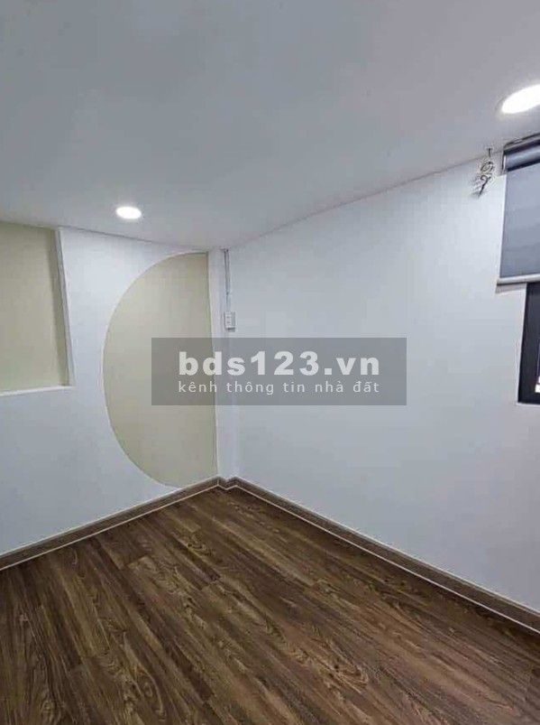 Cần bán gấp nhà lạc Long Quân Tân Bình, gần cvvh đầm…