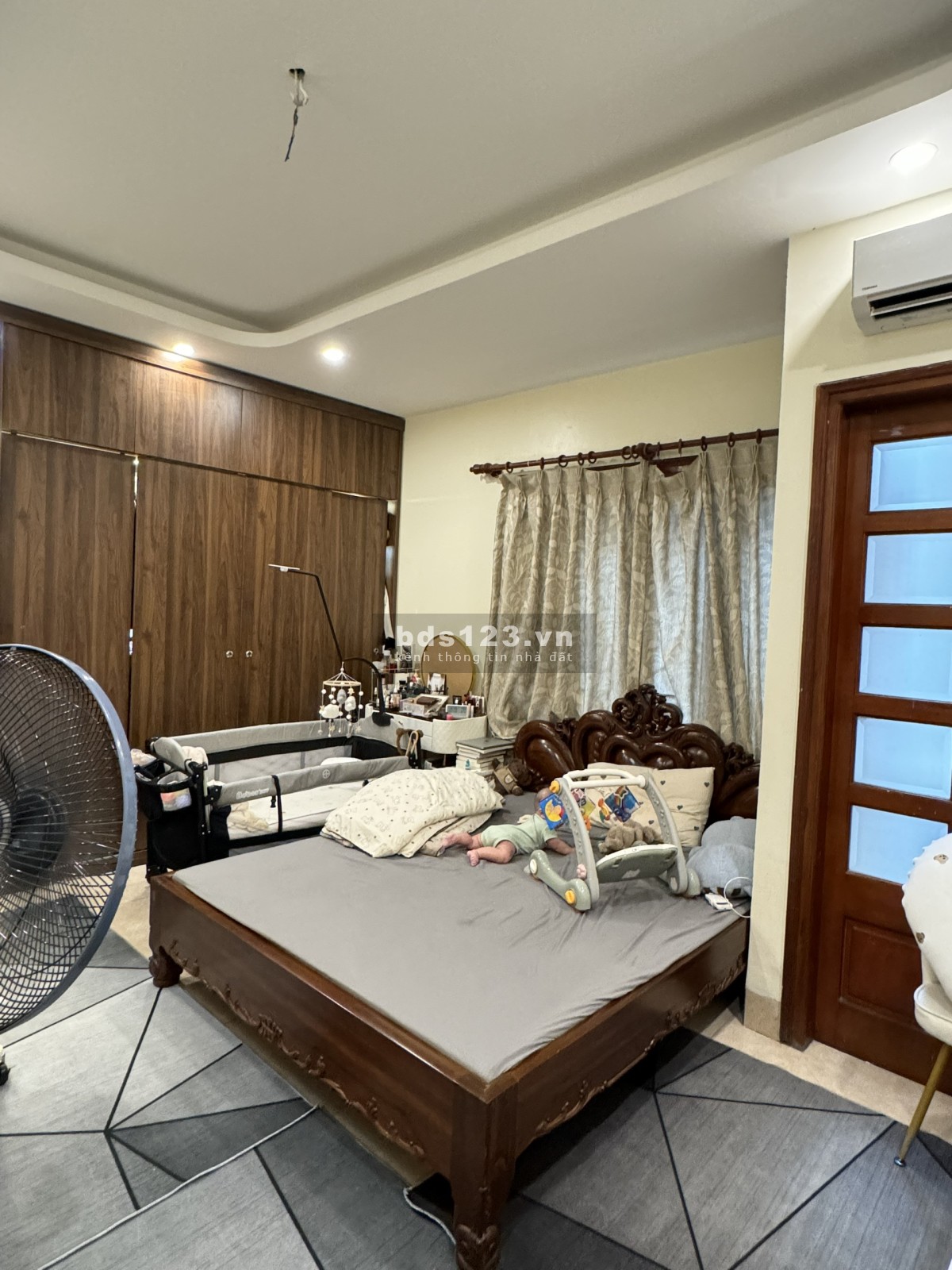 Chính chủ bán nhà 5 tầng đẹp Thổ Quan, Khâm Thiên 28 /33 m² ngõ rộng