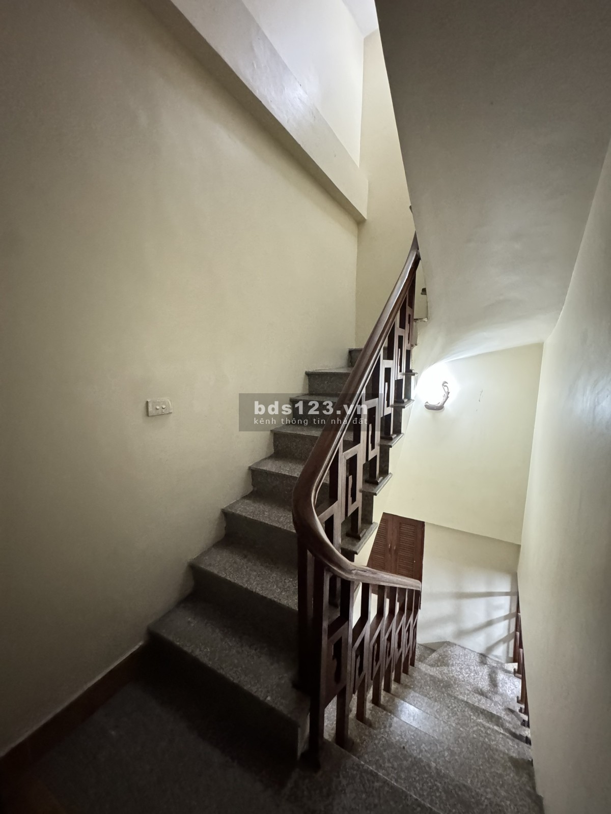 Chính chủ bán nhà 5 tầng đẹp Thổ Quan, Khâm Thiên 28 /33 m² ngõ rộng