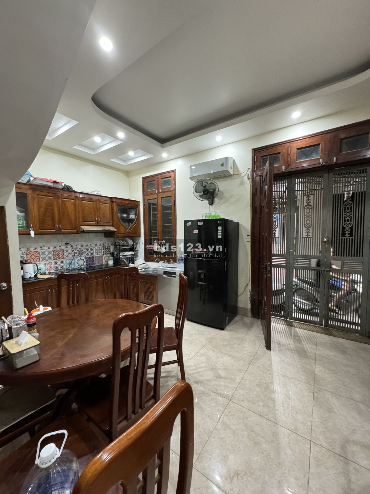 Chính chủ bán nhà 5 tầng đẹp Thổ Quan, Khâm Thiên 28 /33 m² ngõ rộng