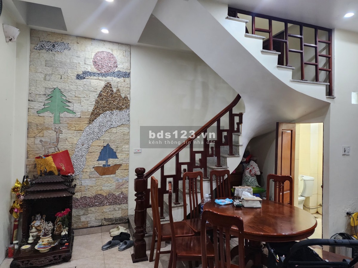 Chính chủ bán nhà 5 tầng đẹp Thổ Quan, Khâm Thiên 28 /33 m² ngõ rộng