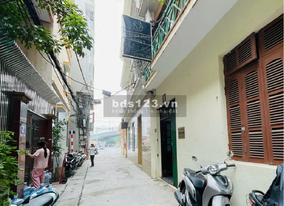 Chính chủ bán gấp nhà Cầu Giấy để mua biệt thự, nhà 50m2,…