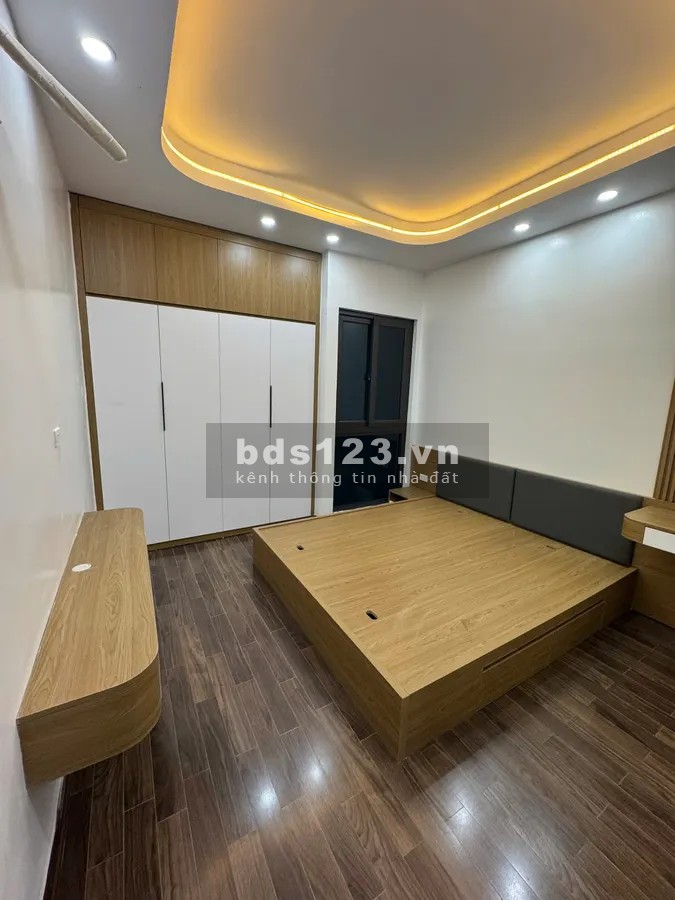 Chính chủ bán gấp nhà Cầu Giấy để mua biệt thự, nhà 50m2,…