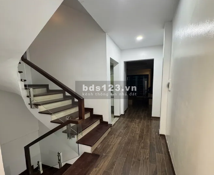 Chính chủ bán gấp nhà Cầu Giấy để mua biệt thự, nhà 50m2,…