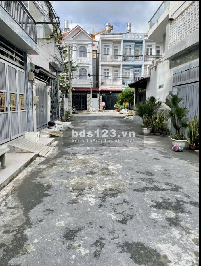 Bán nhà 1 trệt 2 lầu 1 ST Đường xe hơi Lê Văn Lương, Xã…