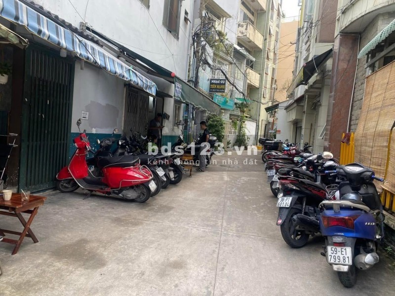 **Bán nhà mặt tiền số 7 Bùi Thị Xuân, phường 2, Tân Bình;…