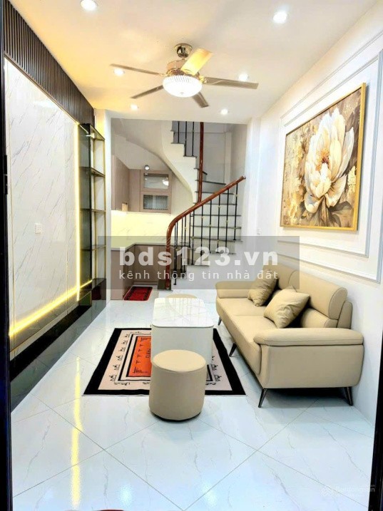 Chính chủ bán nhà số 8 ngõ 555 Minh Khai, 5 tầng, 3 ngủ, chỉ…