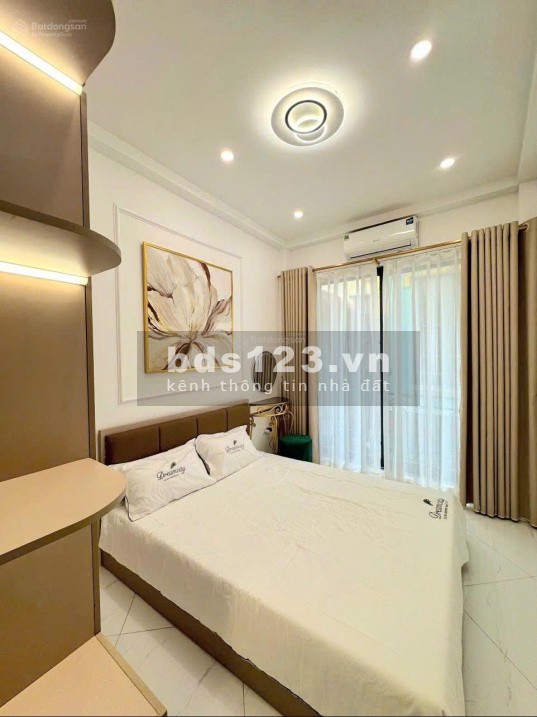 Chính chủ bán nhà số 8 ngõ 555 Minh Khai, 5 tầng, 3 ngủ, chỉ…