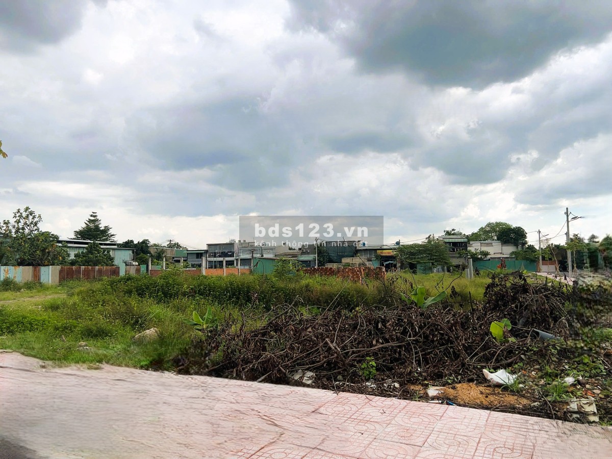 Bán lô đất 2 mặt tiền đường Thạnh Xuân 25, P. Thạnh Xuân, TP. HCM