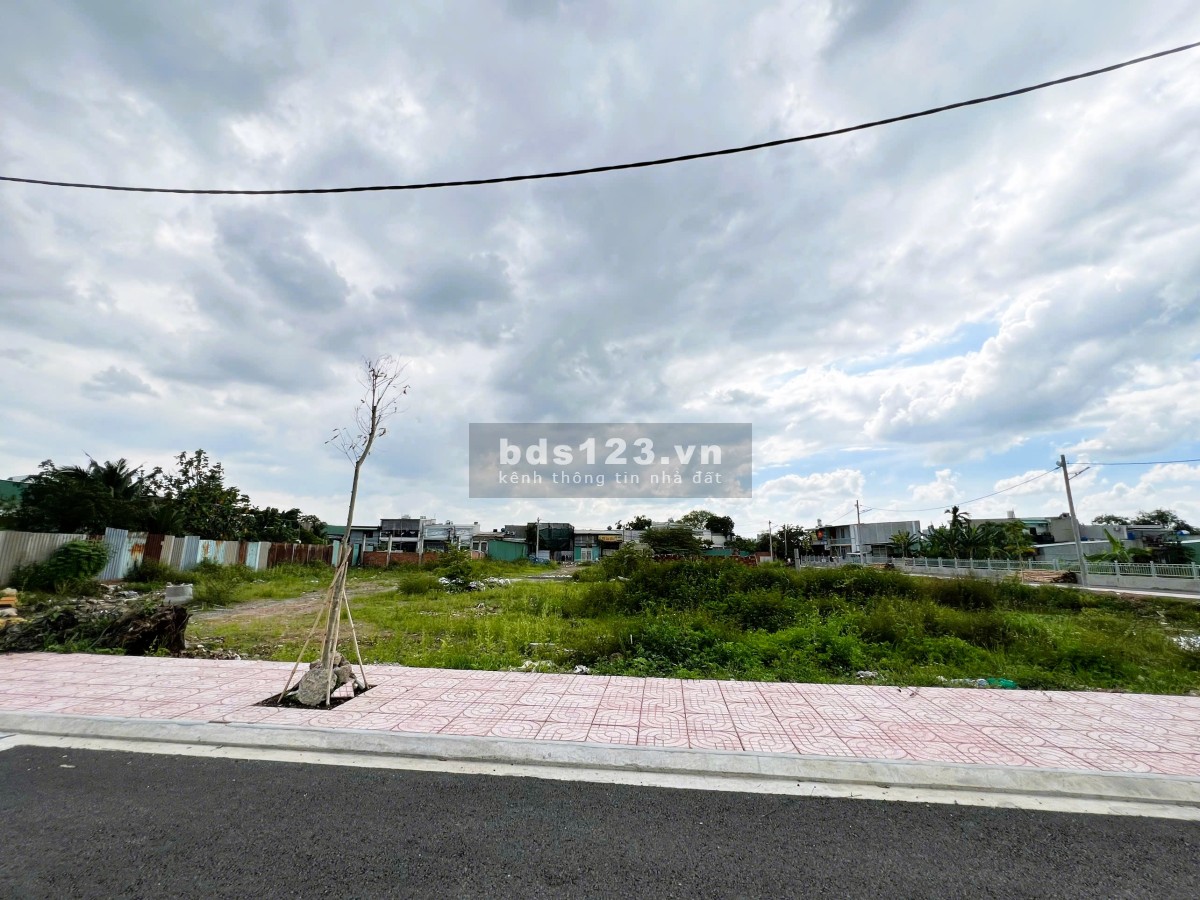 Bán lô đất 2 mặt tiền đường Thạnh Xuân 25, P. Thạnh Xuân, TP. HCM