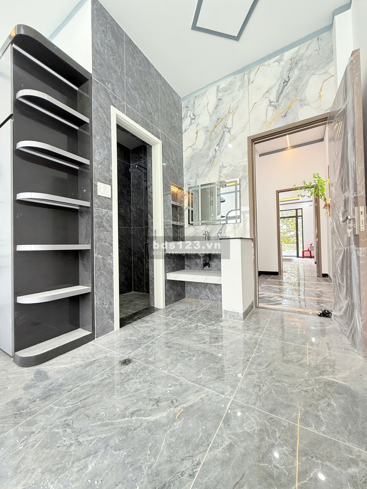 Nhà Mặt Tiền Phan Đăng Lưu - 1 Trệt 2 Lầu - Chưa Đến 3 Tỷ