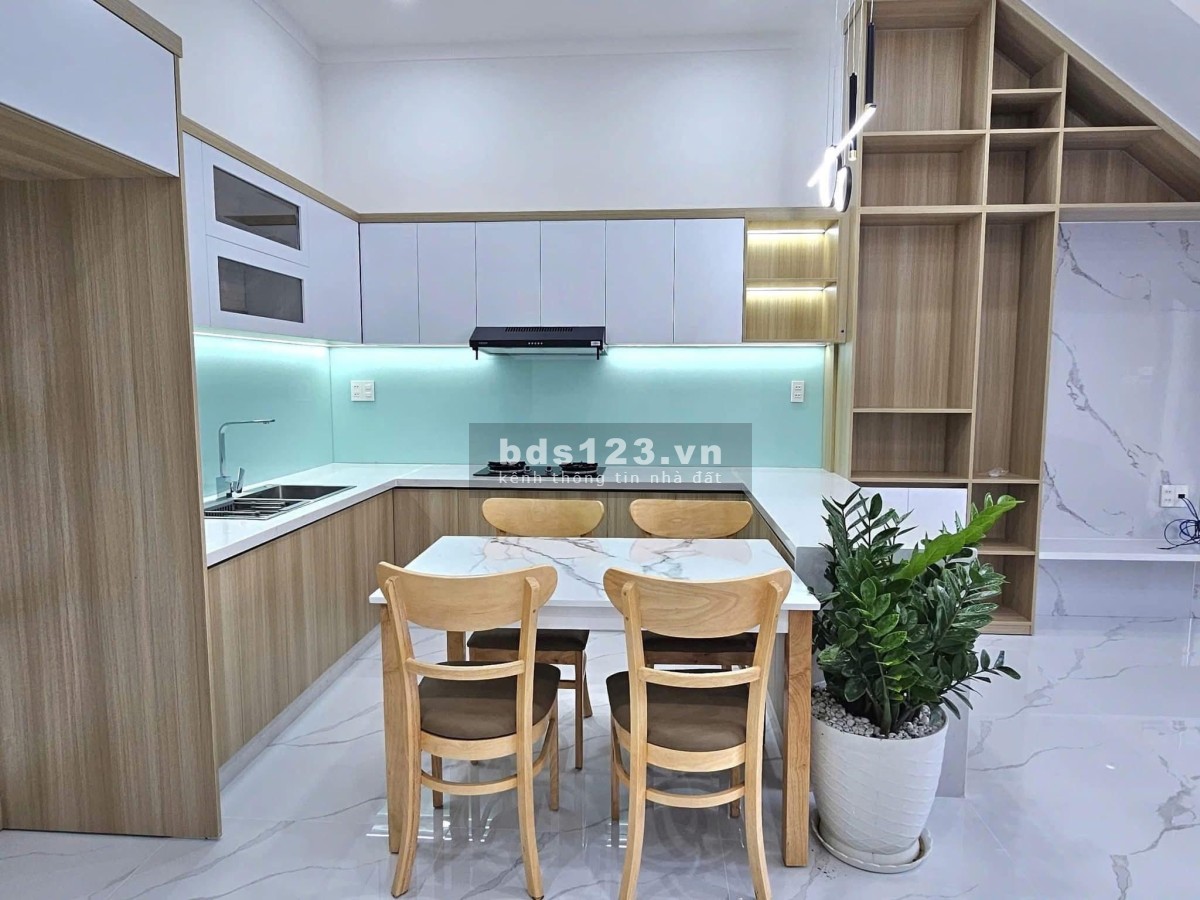 Bán gấp nhà 1 trệt 1 lầu tại Phan Đăng Lưu giá chỉ 1tỷ9