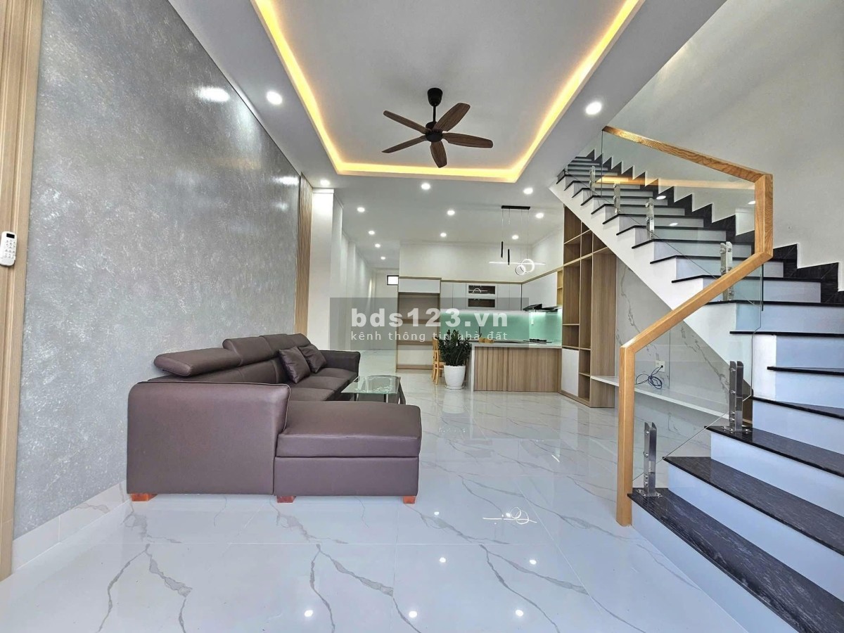 Bán gấp nhà 1 trệt 1 lầu tại Phan Đăng Lưu giá chỉ 1tỷ9