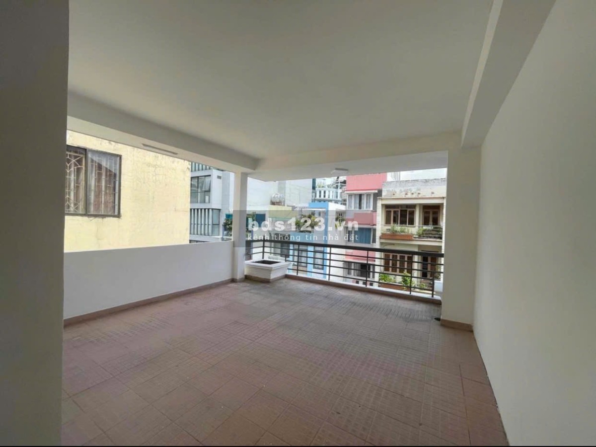 Bán nhà 1 trệt 2 lầu 1 sân thượng số 12 Đồng Nai P2 Q Tân Bình