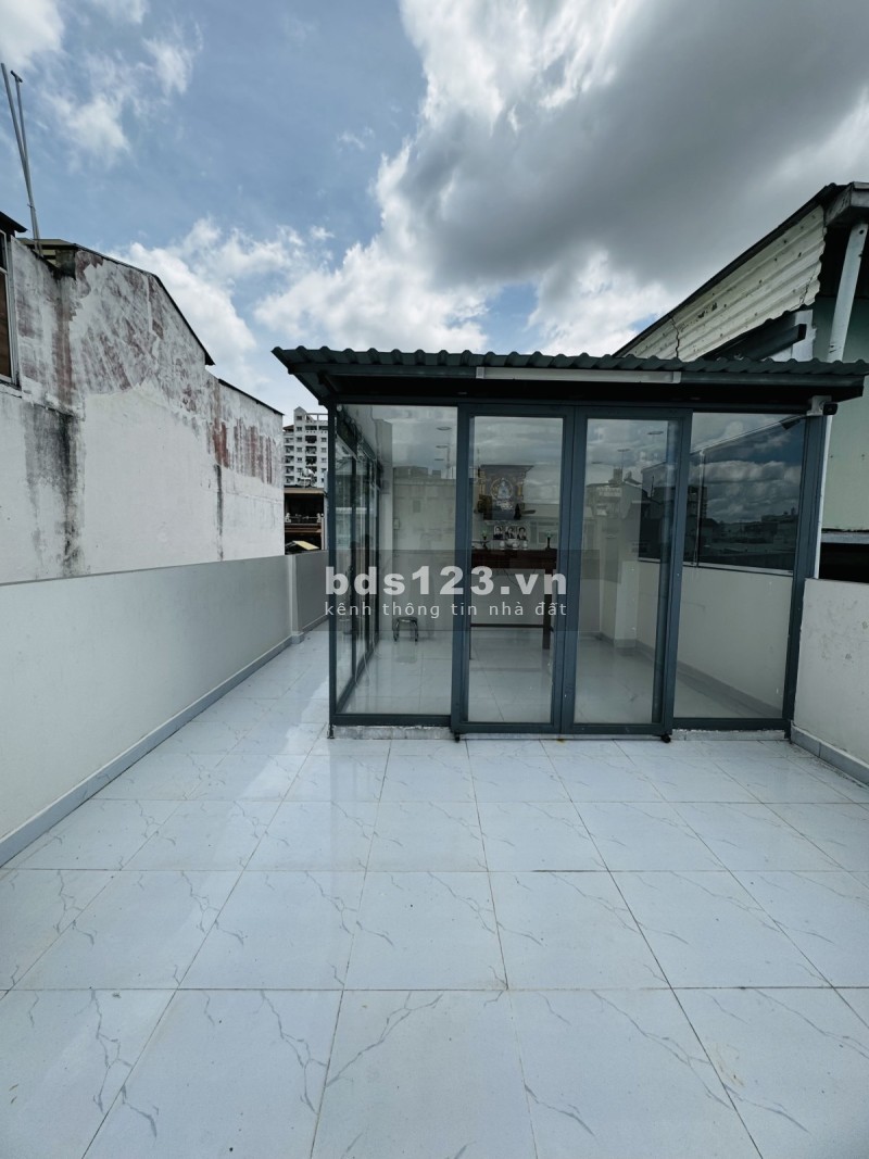 Nhà Quận 1 Ngang 4.5*13.5 - 4 Tầng - 4Pn Hxh Vị Trí Vip Nguyễn…