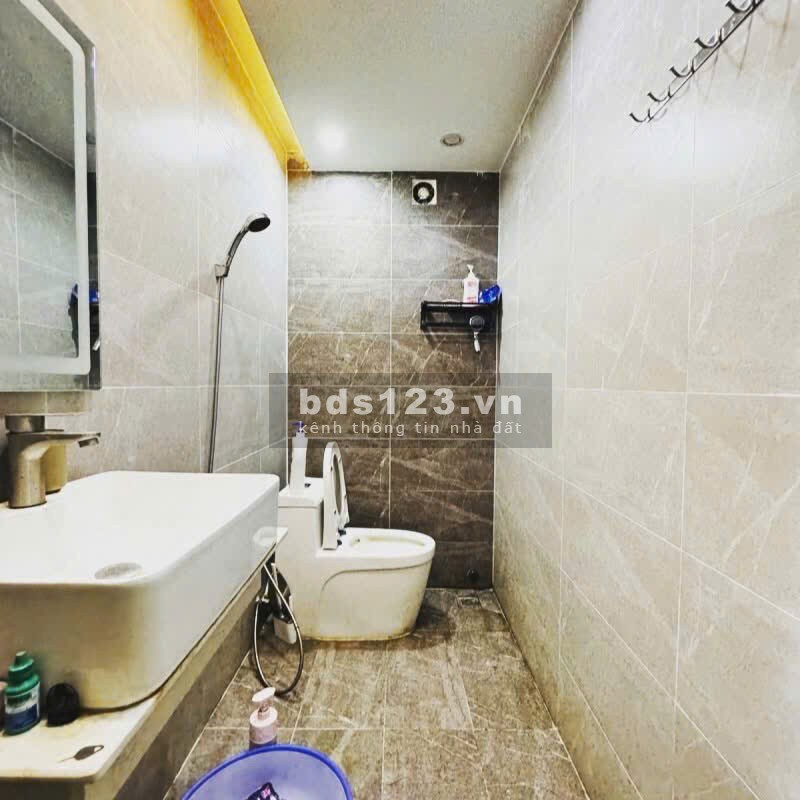 Nhà Quận 1 Ngang 4.5*13.5 - 4 Tầng - 4Pn Hxh Vị Trí Vip Nguyễn…