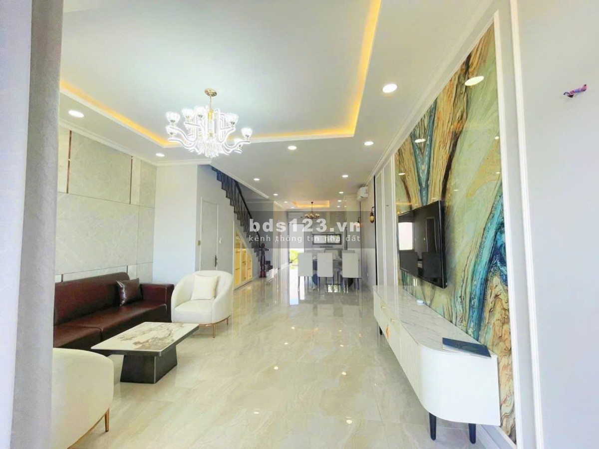 Nhà Phố Full Nội Thất - Sổ Hồng Riêng - Ngay KCN Cầu Tràm,…