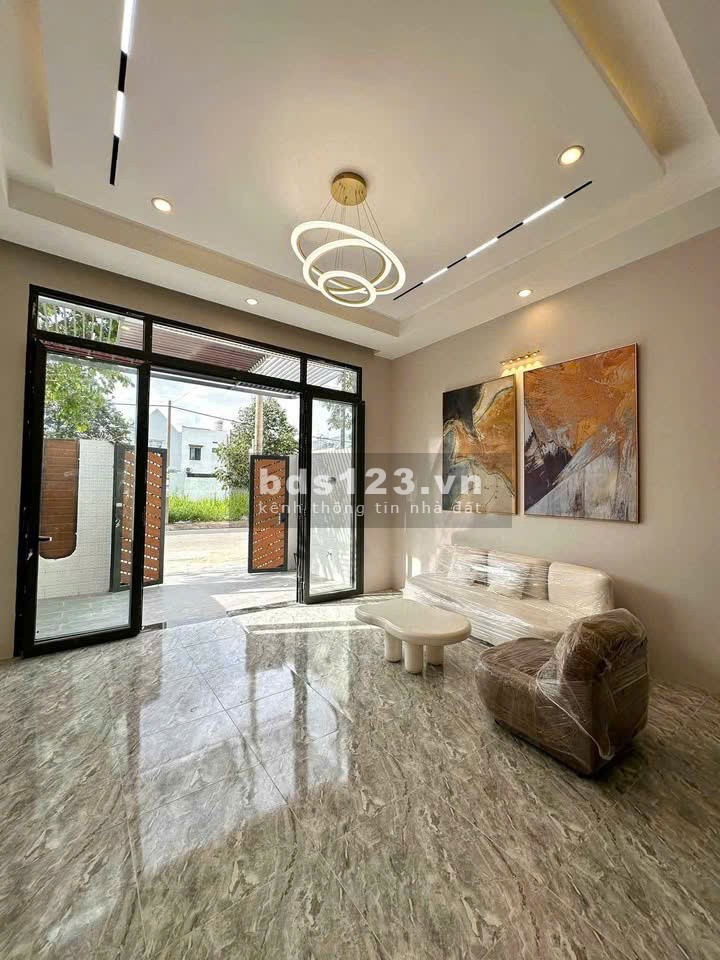 Nhà 1 Trệt 1 Lầu - Mt Đường 8m - Hoàn Công Mới 100% Cách Bình…